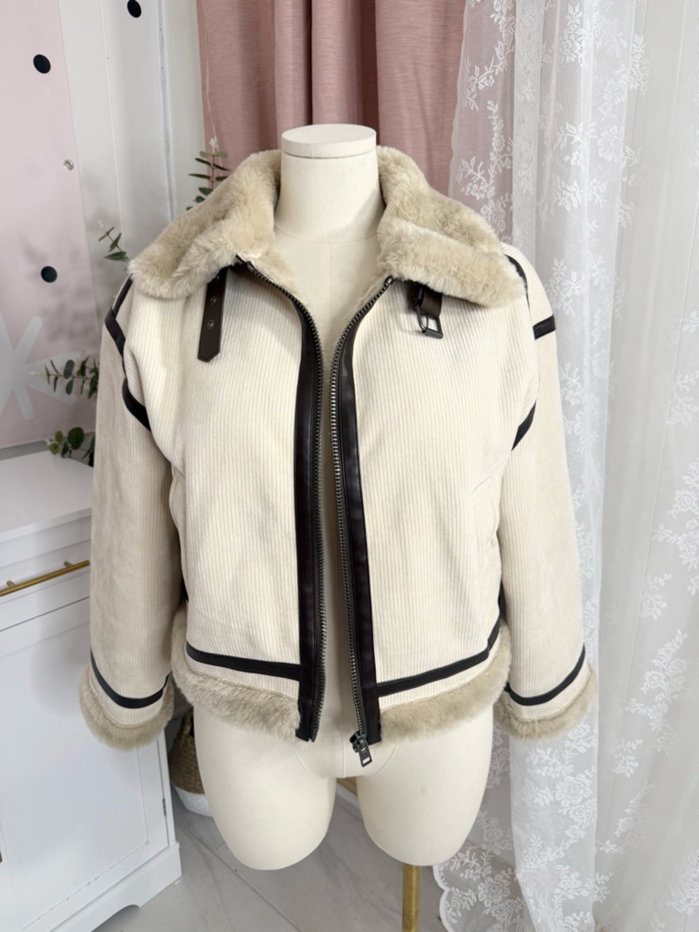 American Eagle Outfitters Cream Bomber Jacket with Dark Trim NWOT BIN#10